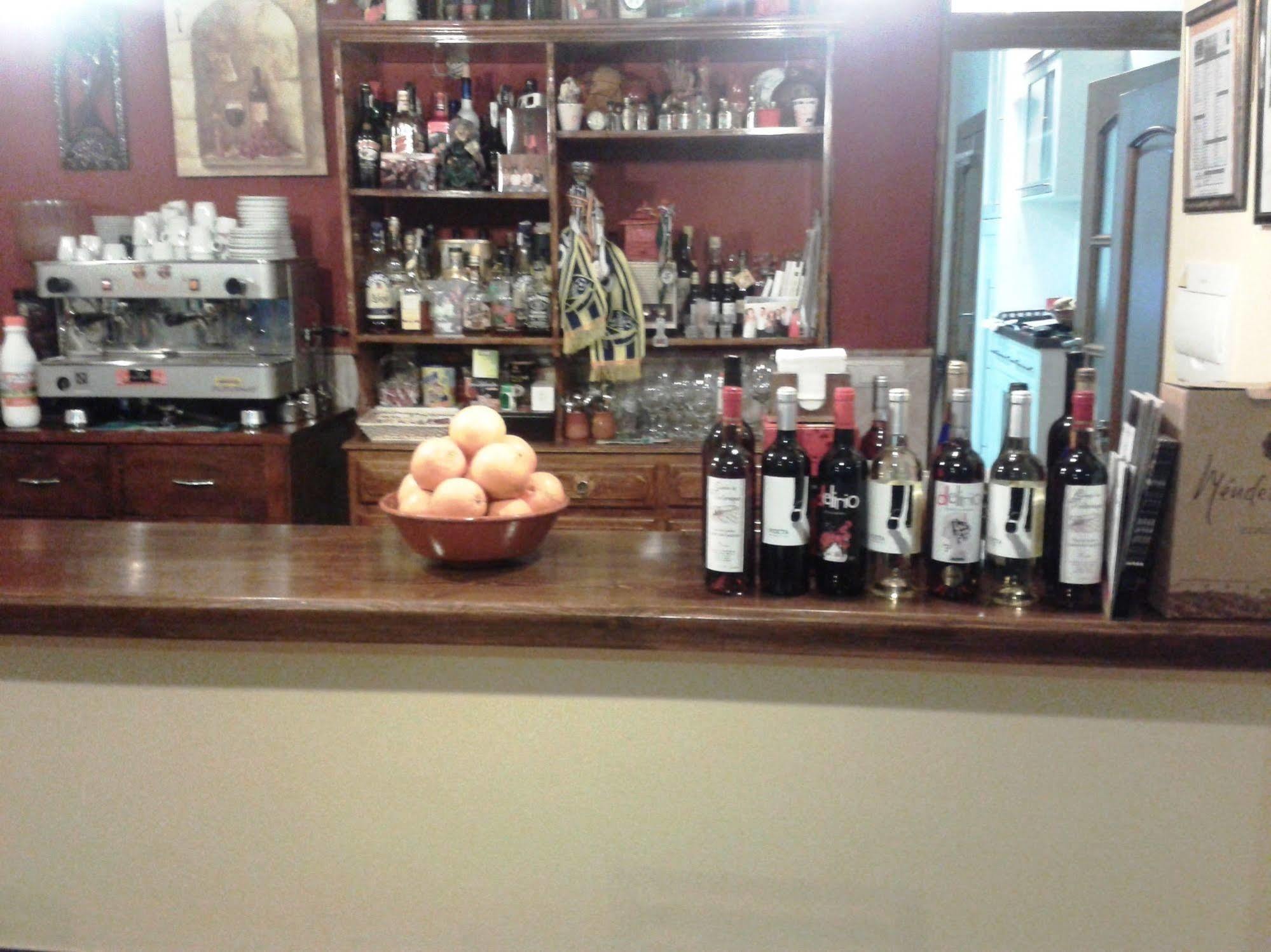 Hostal Palomares ซาโลเบรญา ภายนอก รูปภาพ