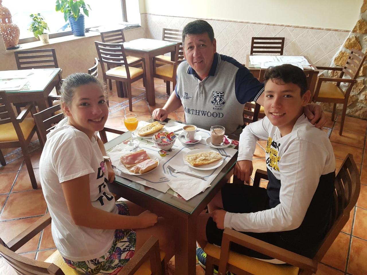 Hostal Palomares ซาโลเบรญา ภายนอก รูปภาพ